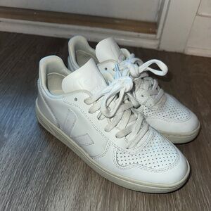 VEJA SHOES SIZE 4